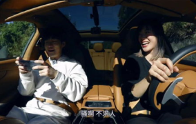 不求人带小姐姐玩陀螺仪,陀螺仪游戏乐翻天