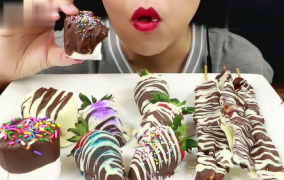 吃货小姐姐吃巧克力饼干,吃货小姐姐的甜蜜冒险